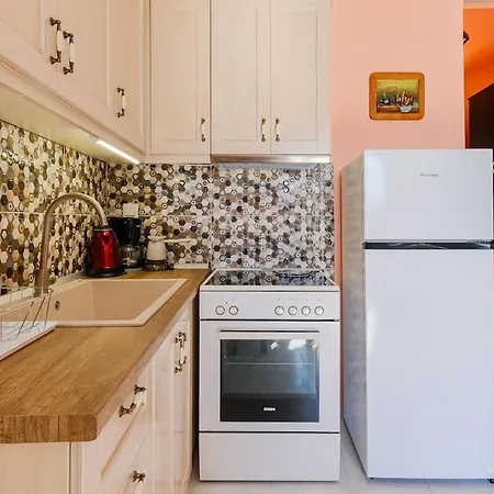 Διαμέρισμα Blooming Yard Apartment, Vesta Philoxenia
